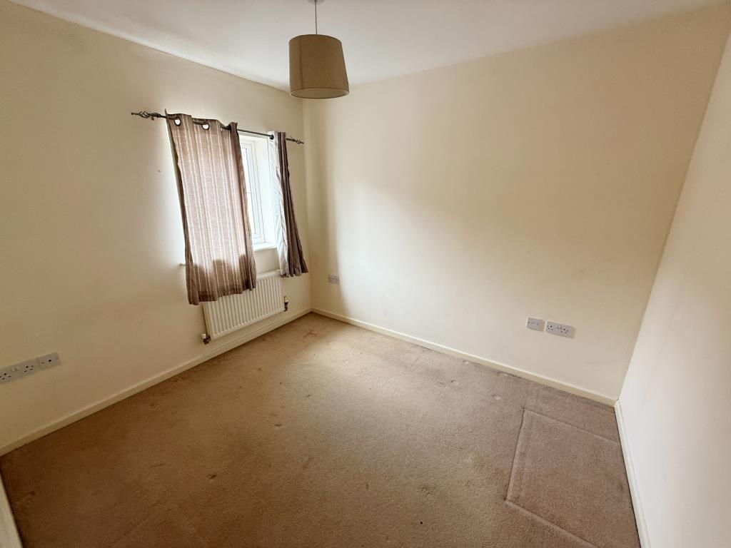 Lot: 137 - MID-TERRACE HOUSE FOR REFURBISHMENT - Bedroom 3